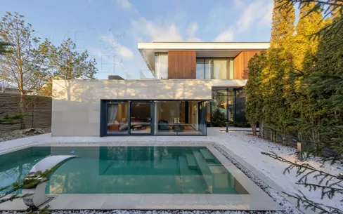 2-этажный коттедж 663 м² с отделкой