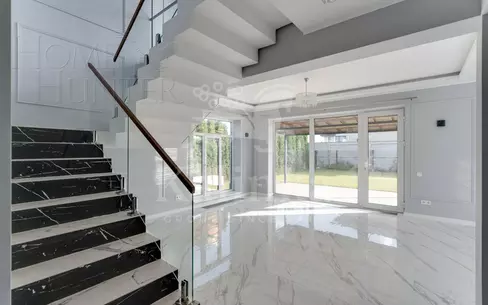 2-этажный коттедж 250 м² с отделкой