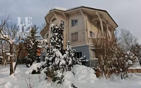 3-этажный коттедж 680 м² с отделкой