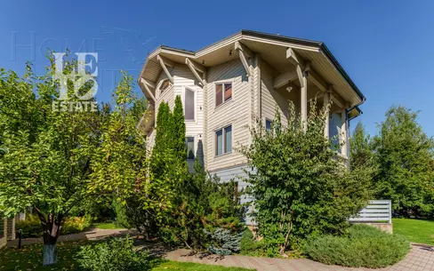 3-этажный коттедж 680 м² с отделкой
