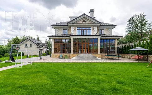 2-этажный коттедж 1 218 м² с отделкой