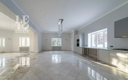 3-этажный коттедж 618 м² с отделкой