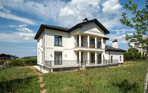 2-этажный коттедж 610 м² с отделкой