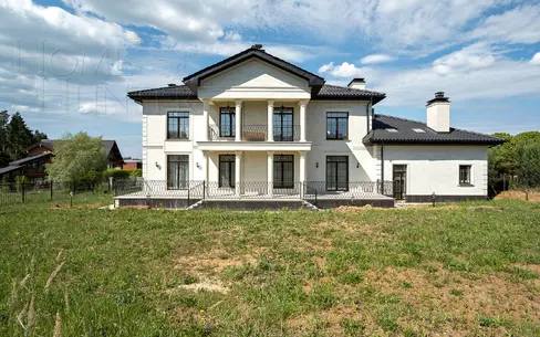 2-этажный коттедж 610 м² с отделкой