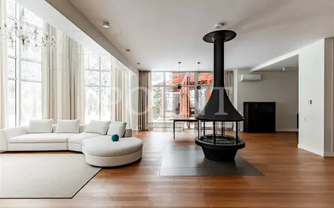 КОТТЕДЖ 534 м² без отделки