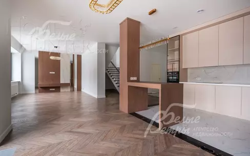 2-этажный коттедж 323 м² с отделкой