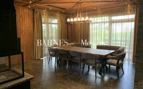 3-этажный коттедж 700 м² с отделкой