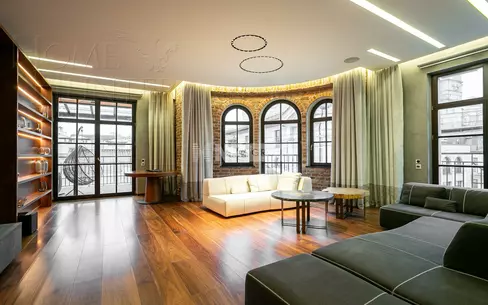 4-комн. кв., 174 м², 4/10 этаж