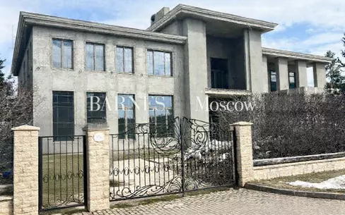 2-этажный коттедж 1 100 м² без отделки