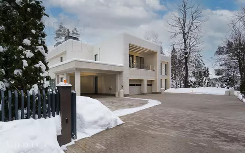 2-этажный коттедж 1 256 м² с отделкой