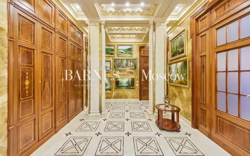 3-КОМН. КВАРТИРА С ОТДЕЛКОЙ 136.5 М² НА 3 ЭТАЖЕ