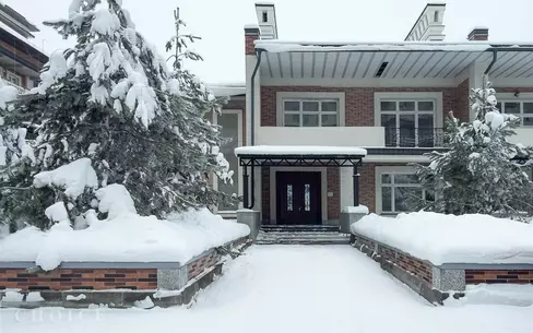 2-этажный таунхаус 940 м² без отделки