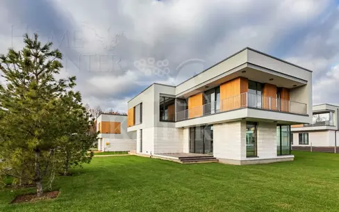 2-этажный коттедж 532.8 м² без отделки