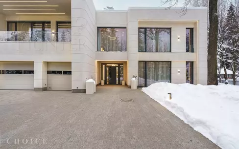 2-этажный коттедж 1 256 м² с отделкой