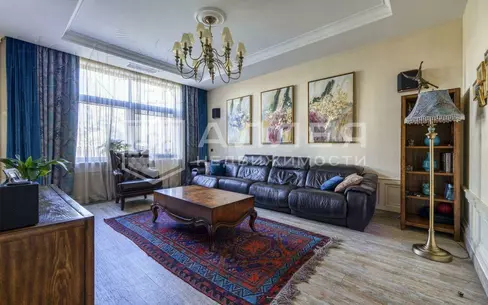 3-этажный таунхаус 270 м² с отделкой