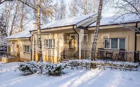 2-этажный коттедж 1 300 м² с отделкой