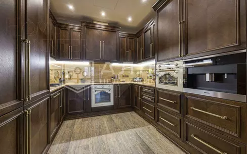 3-этажный таунхаус 270 м² с отделкой