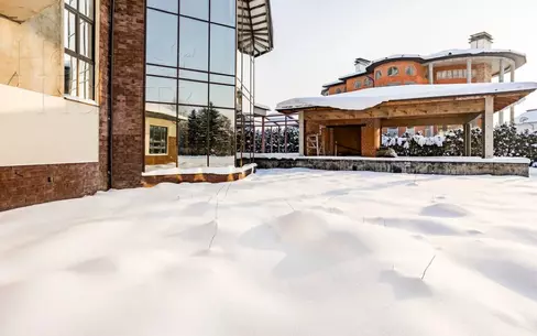 2-этажный коттедж 825 м² без отделки