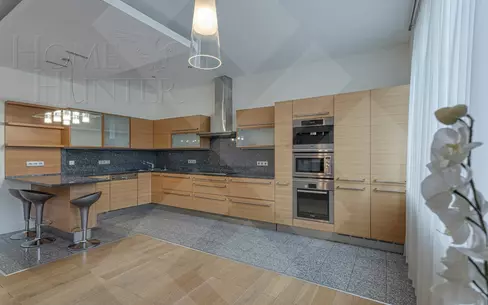 5-КОМН. КВАРТИРА С ОТДЕЛКОЙ 204.2 М² НА 3 ЭТАЖЕ