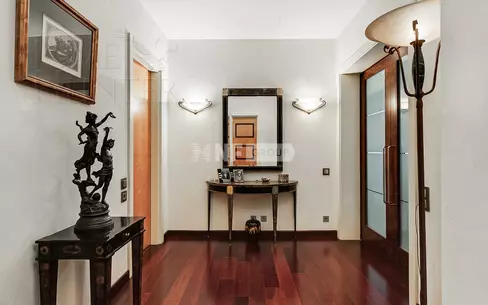 4-КОМН. КВАРТИРА С ОТДЕЛКОЙ 210.3 М² НА 3 ЭТАЖЕ