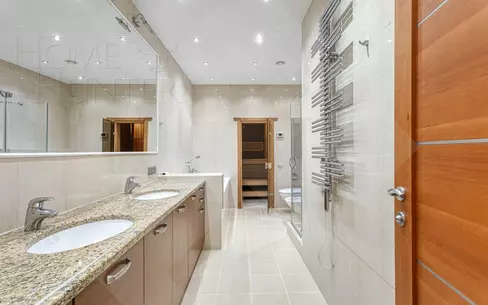 5-КОМН. КВАРТИРА С ОТДЕЛКОЙ 204.2 М² НА 3 ЭТАЖЕ