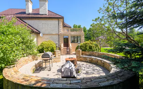 2-этажный коттедж 640 м² с отделкой