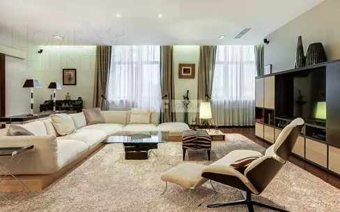 4-КОМН. КВАРТИРА С ОТДЕЛКОЙ 210.3 М² НА 3 ЭТАЖЕ