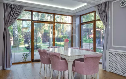 2-этажный коттедж 261 м² с отделкой