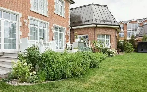 2-этажный коттедж 550 м² с отделкой