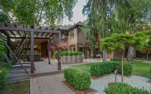 2-этажный коттедж 261 м² с отделкой