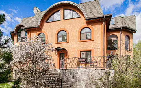 2-этажный коттедж 500 м² с отделкой