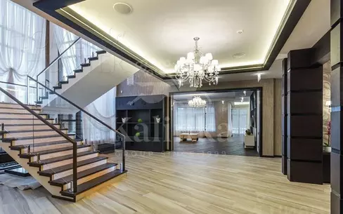 2-этажный коттедж 1 900 м² без отделки