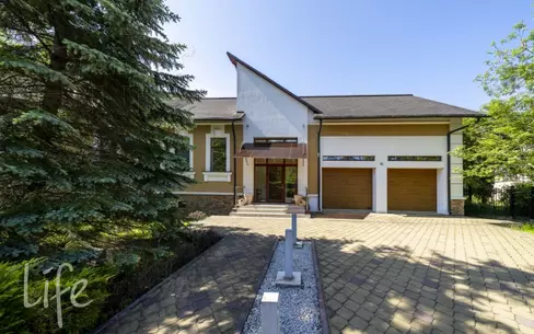 1-этажный коттедж 450 м² с отделкой