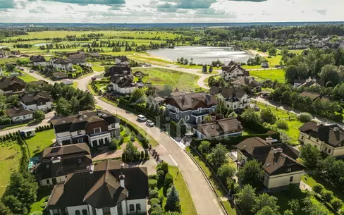 3-этажный коттедж 983.8 м² с отделкой