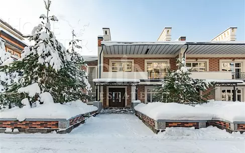 2-этажный таунхаус 640.8 м² без отделки