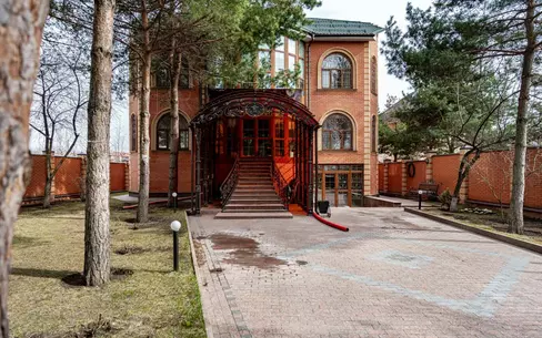 2-этажный коттедж 623 м² с отделкой