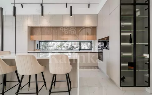 2-этажный коттедж 300 м² с отделкой