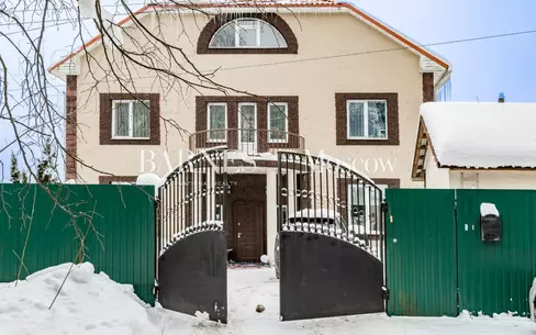 3-этажный коттедж 400 м² с отделкой