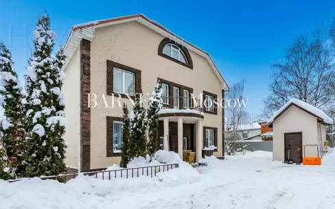 3-этажный коттедж 400 м² с отделкой