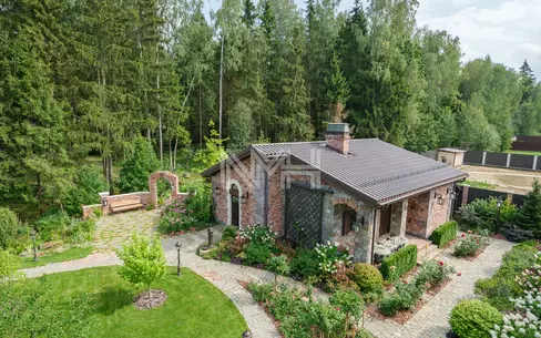 2-этажный коттедж 2 327 м² без отделки