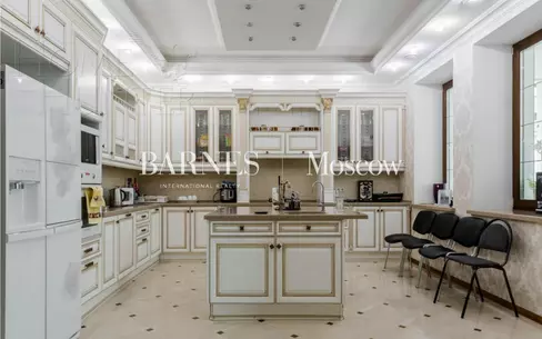 2-этажный коттедж 1 000 м² с отделкой