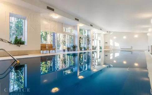 2-этажный коттедж 1 328 м² с отделкой