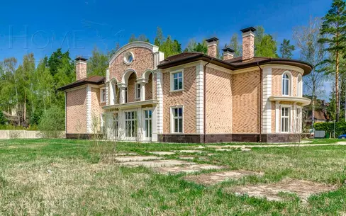 2-этажный коттедж 1 100 м² без отделки