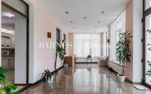 2-этажный коттедж 1 000 м² с отделкой