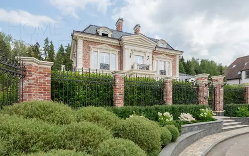 2-этажный коттедж 2 327 м² без отделки