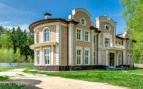 2-этажный коттедж 1 100 м² без отделки