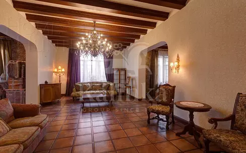 2-этажный коттедж 980 м² с отделкой