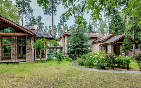 2-этажный коттедж 600 м² с отделкой