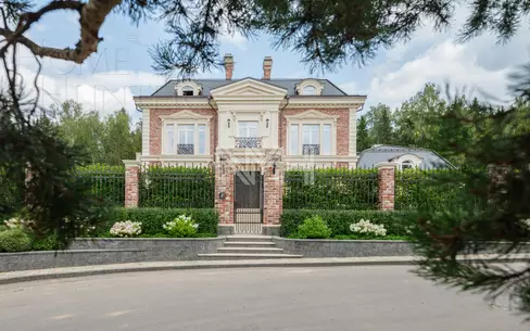 2-этажный коттедж 2 327 м² без отделки