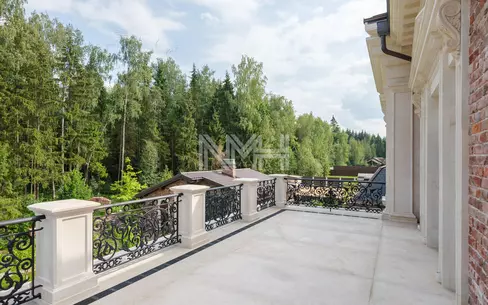 2-этажный коттедж 2 327 м² без отделки